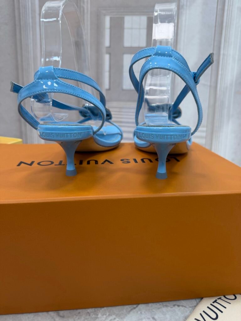 Louis Vuitton Unisex Slides detail image 7