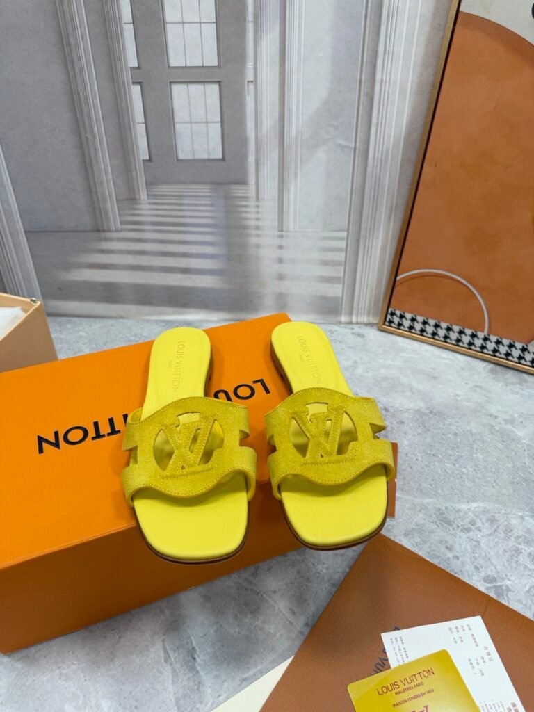 Louis Vuitton Unisex Slides detail 7