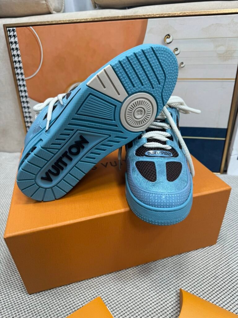 Louis Vuitton Unisex Chunky Sneakers detail 7