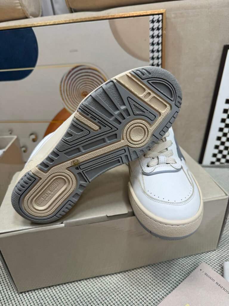Golden Goose Unisex Low-Top Sneakers detail image 7