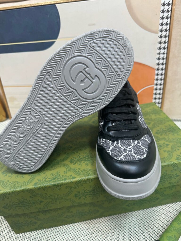 Gucci Unisex Loafers detail 7