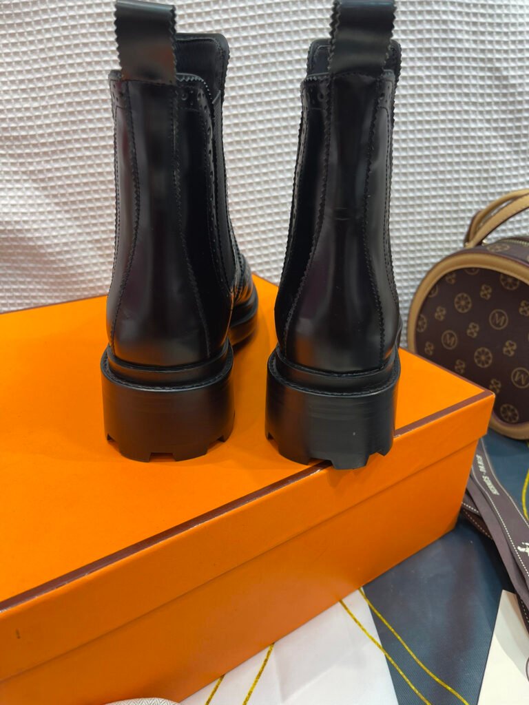 Hermès Unisex Boots detail 7