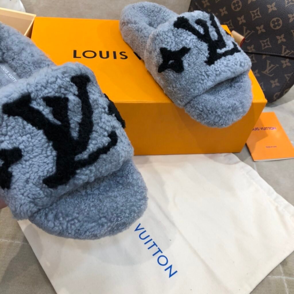 Louis Vuitton Unisex Shearling Shoes detail 7