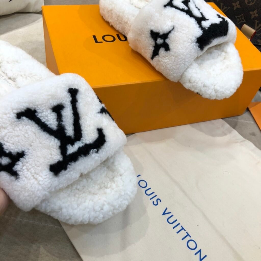 Louis Vuitton Unisex Shearling Shoes detail 7