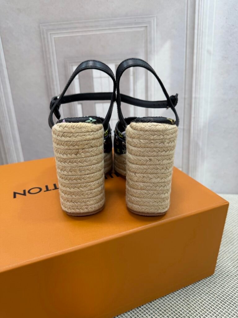 Louis Vuitton Unisex Platform Sneakers detail image 7