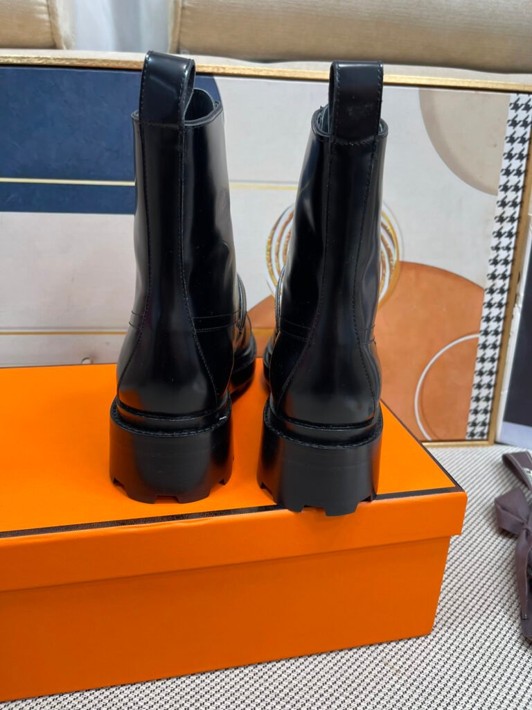 Hermès Unisex Boots detail 7