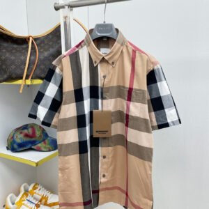 Burberry Unisex T-Shirt